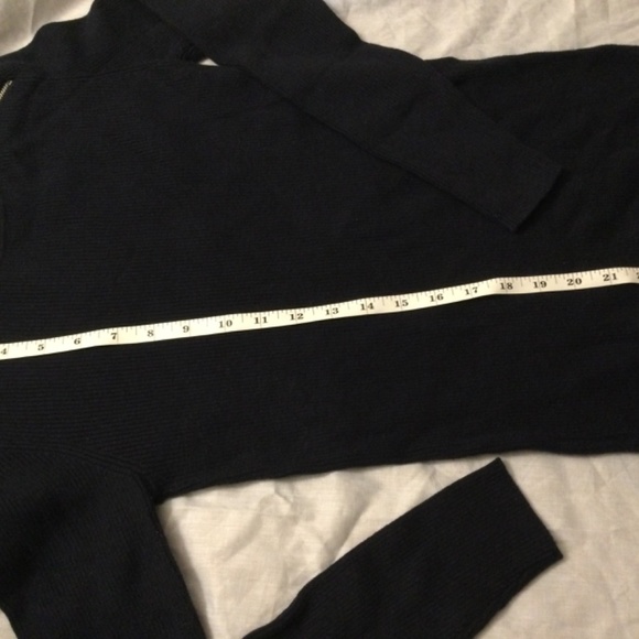 Michael Kors sz M black ribbed sweater with zipper on left shoulder - Picture 4 of 9